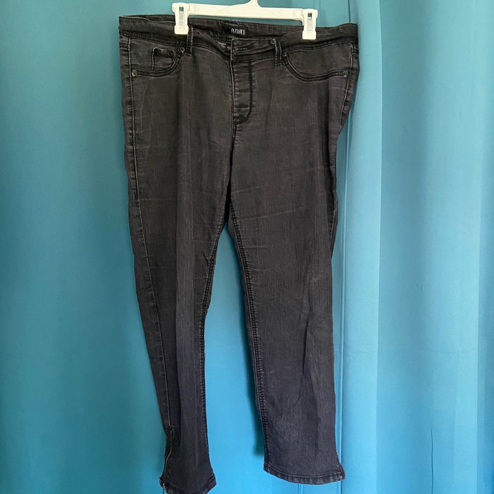 A.n.a faded black jeggings. 2x